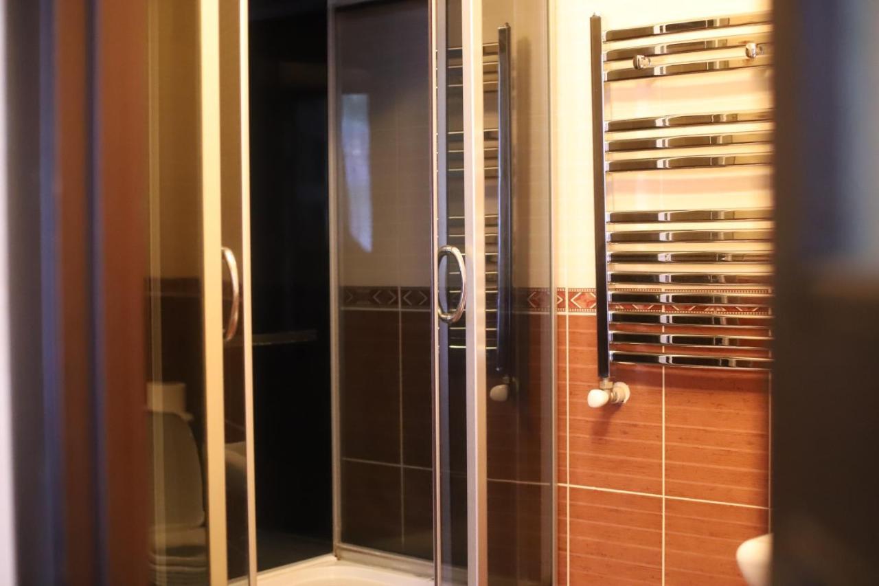 Orlyne Gnizdo Otel Çernivtsi Dış mekan fotoğraf