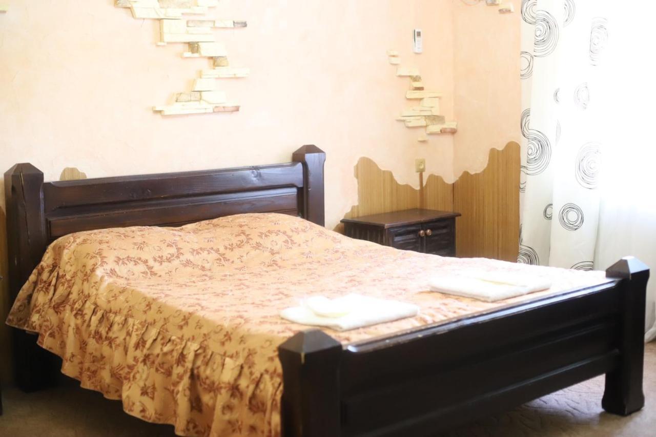 Orlyne Gnizdo Otel Çernivtsi Dış mekan fotoğraf