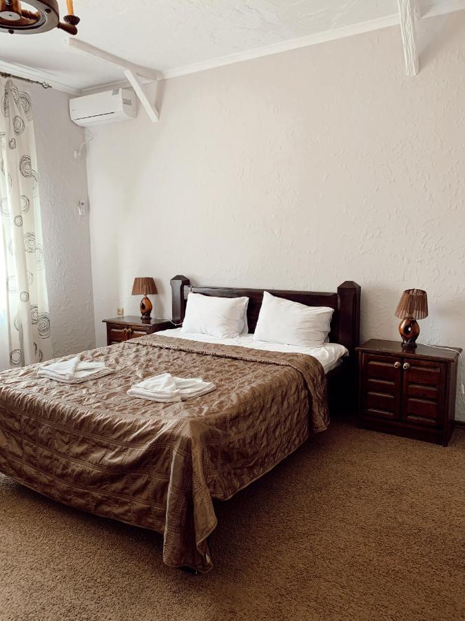 Orlyne Gnizdo Otel Çernivtsi Dış mekan fotoğraf