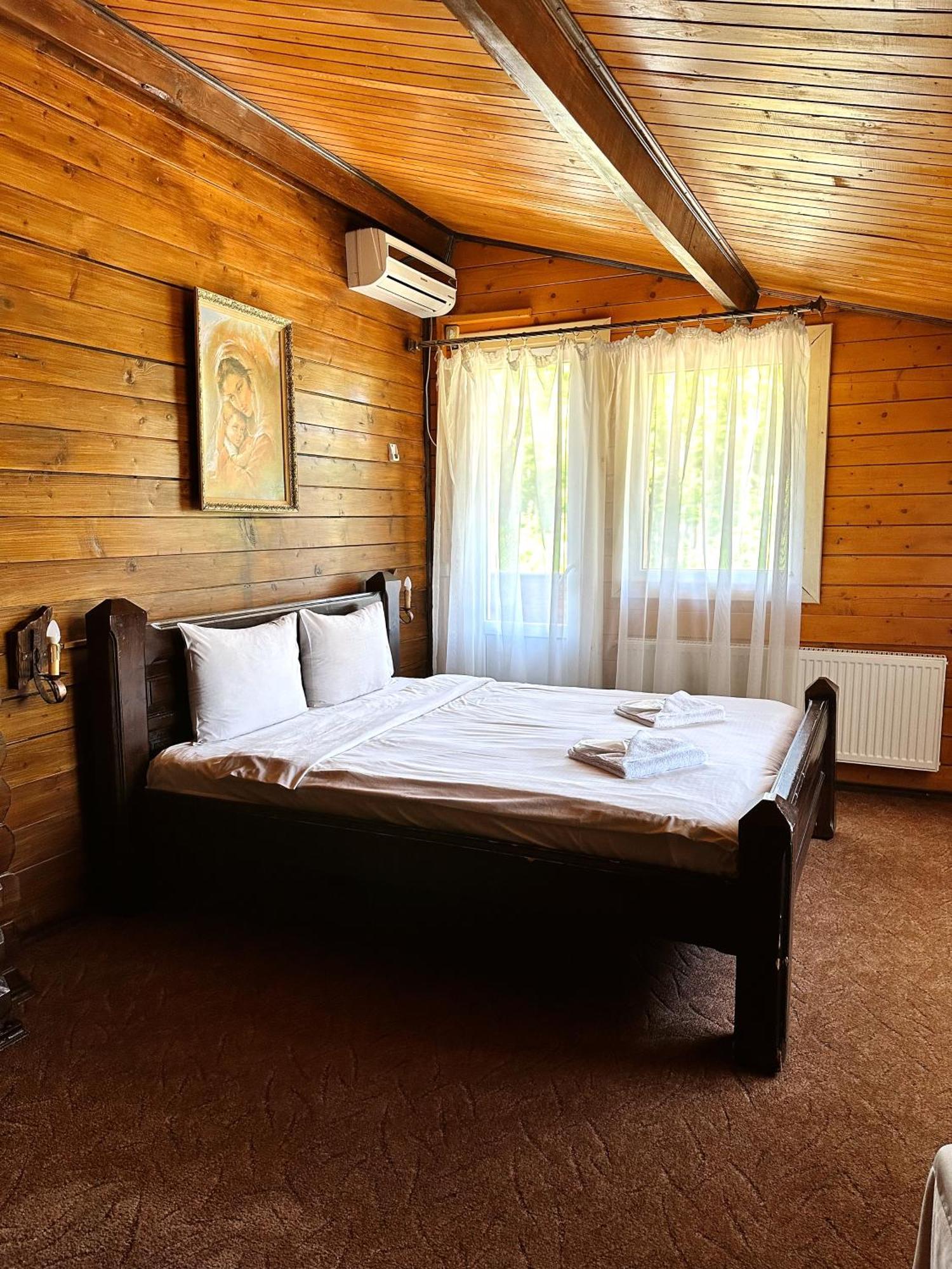 Orlyne Gnizdo Otel Çernivtsi Dış mekan fotoğraf