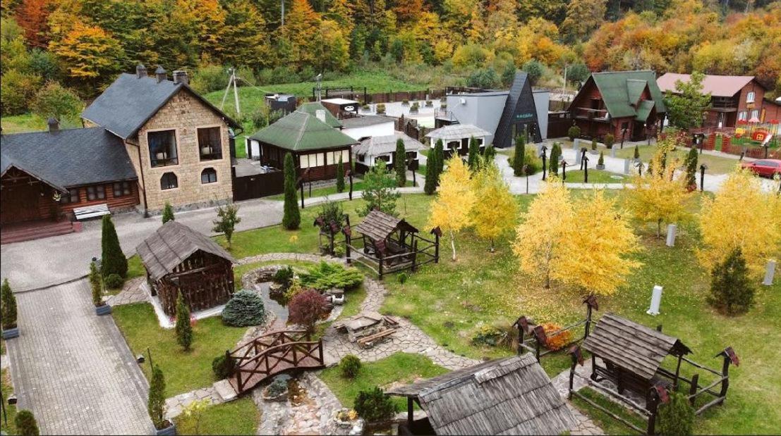 Orlyne Gnizdo Otel Çernivtsi Dış mekan fotoğraf