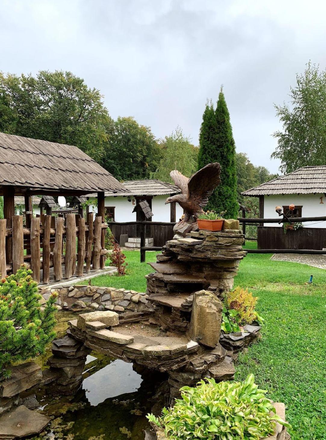 Orlyne Gnizdo Otel Çernivtsi Dış mekan fotoğraf