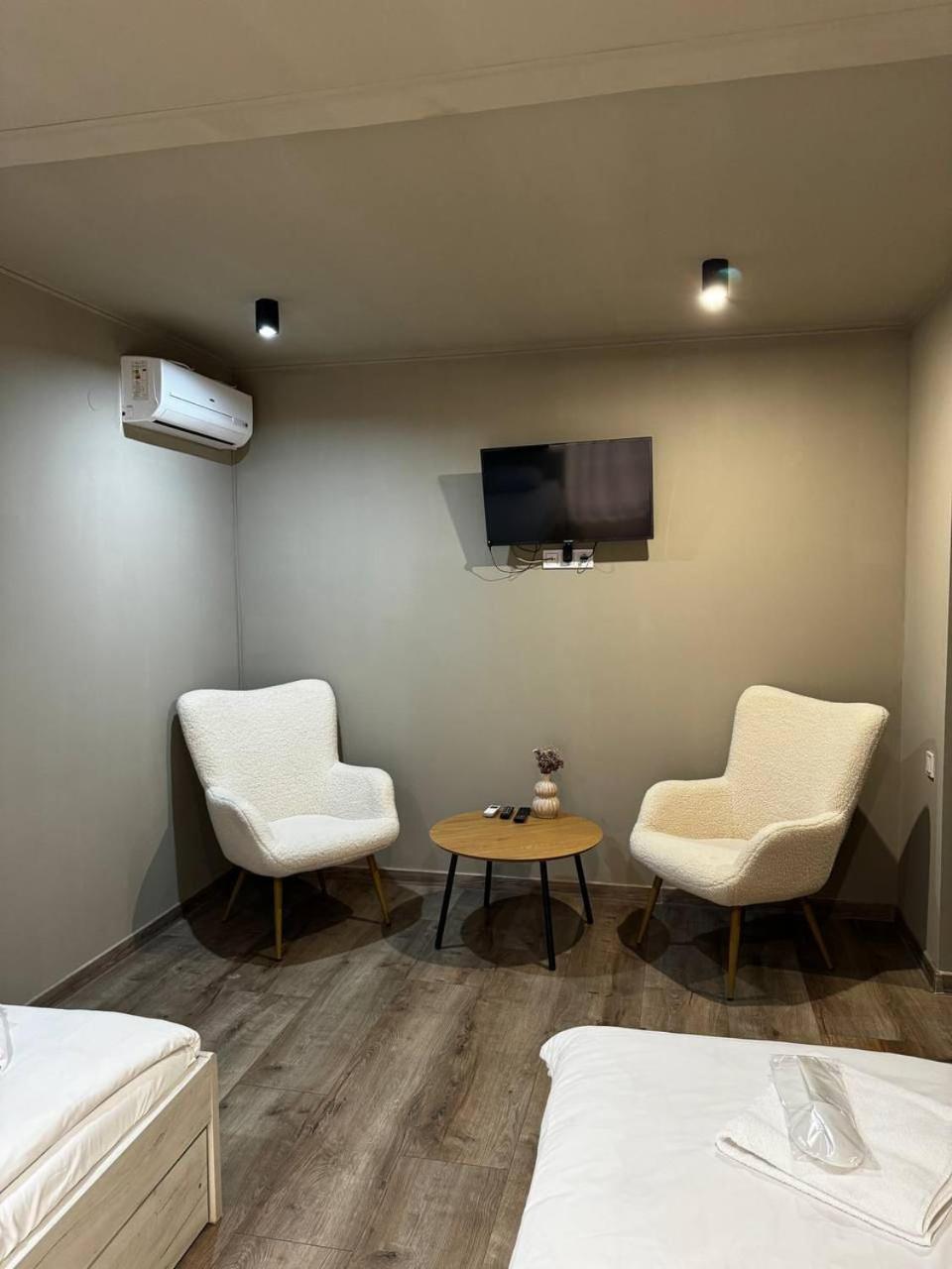 Orlyne Gnizdo Otel Çernivtsi Oda fotoğraf
