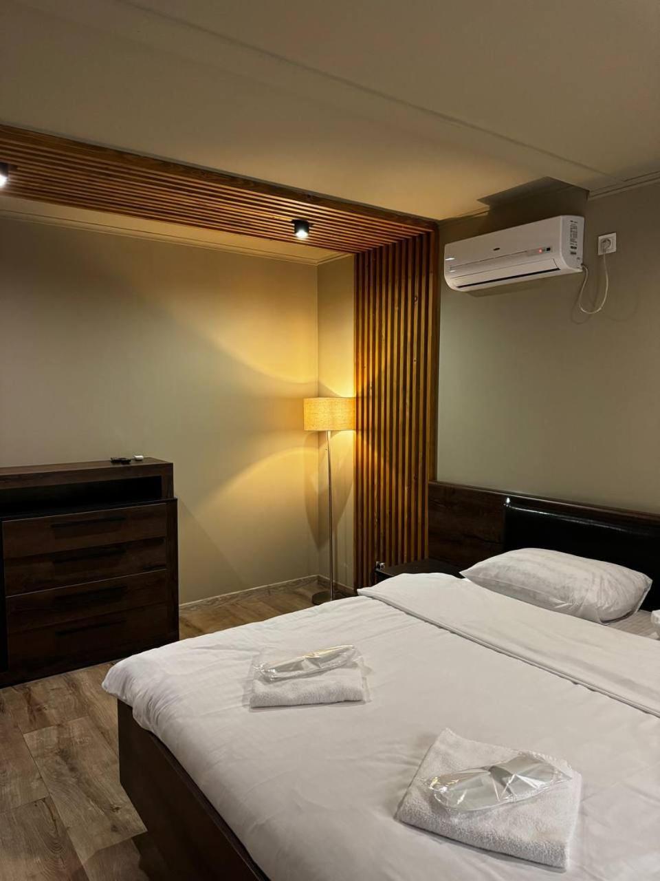 Orlyne Gnizdo Otel Çernivtsi Oda fotoğraf