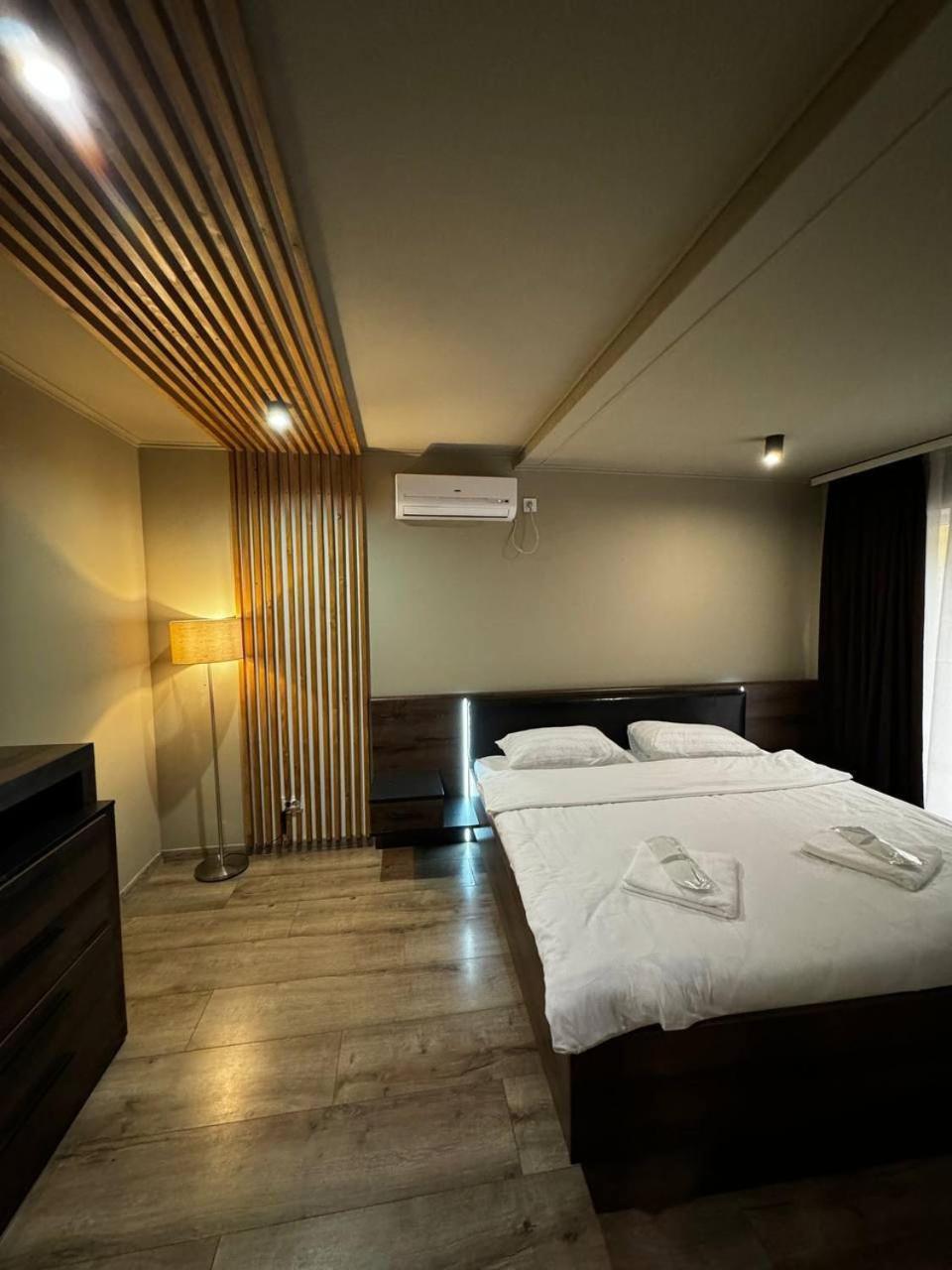 Orlyne Gnizdo Otel Çernivtsi Oda fotoğraf